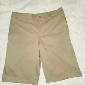 Under Armour Golf Shorts Youth Size 16 Loose Heatgear Beige Flat Front Shorts